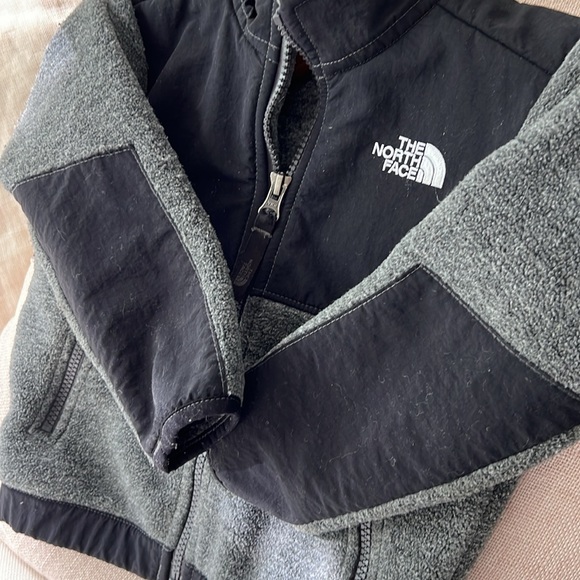 Toddler North Face Denali jacket - Picture 2 of 3